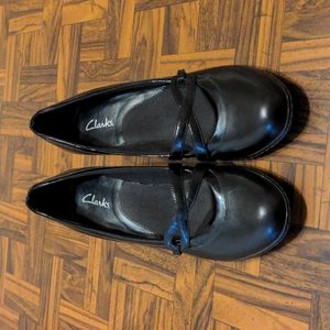 Women's Clarks Black Mary Jane Pump Shoes Heel with Crisscross Strap 7.5 M